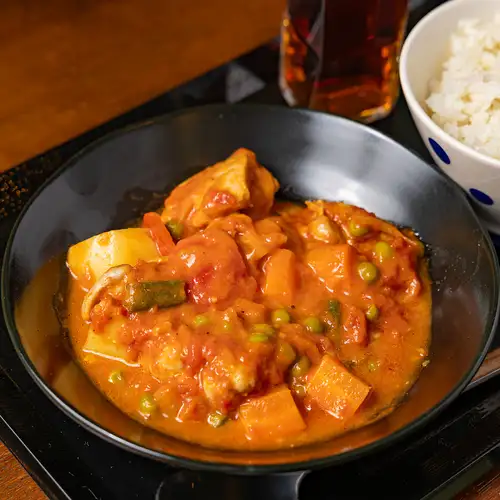 【食べ応え◎優しい味付け】心温まるフィリピンならではの家庭の味◆チキンアフリターダ 900円(税込)
