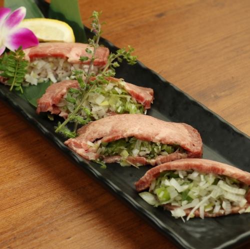 [Umashi Tongue] Our number one specialty! A luxurious dish with the harmony of thick tongue and salted green onions◎