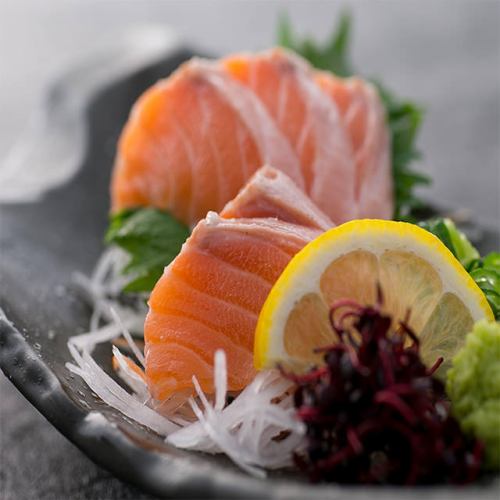 Yellowtail sashimi/red sea bream sashimi/salmon sashimi/octopus sashimi/octopus ponzu sauce