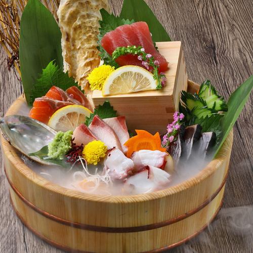 Assortment of 5 kinds of sashimi (1 serving)