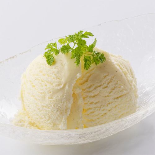 Vanilla ice cream and Daigakuimo