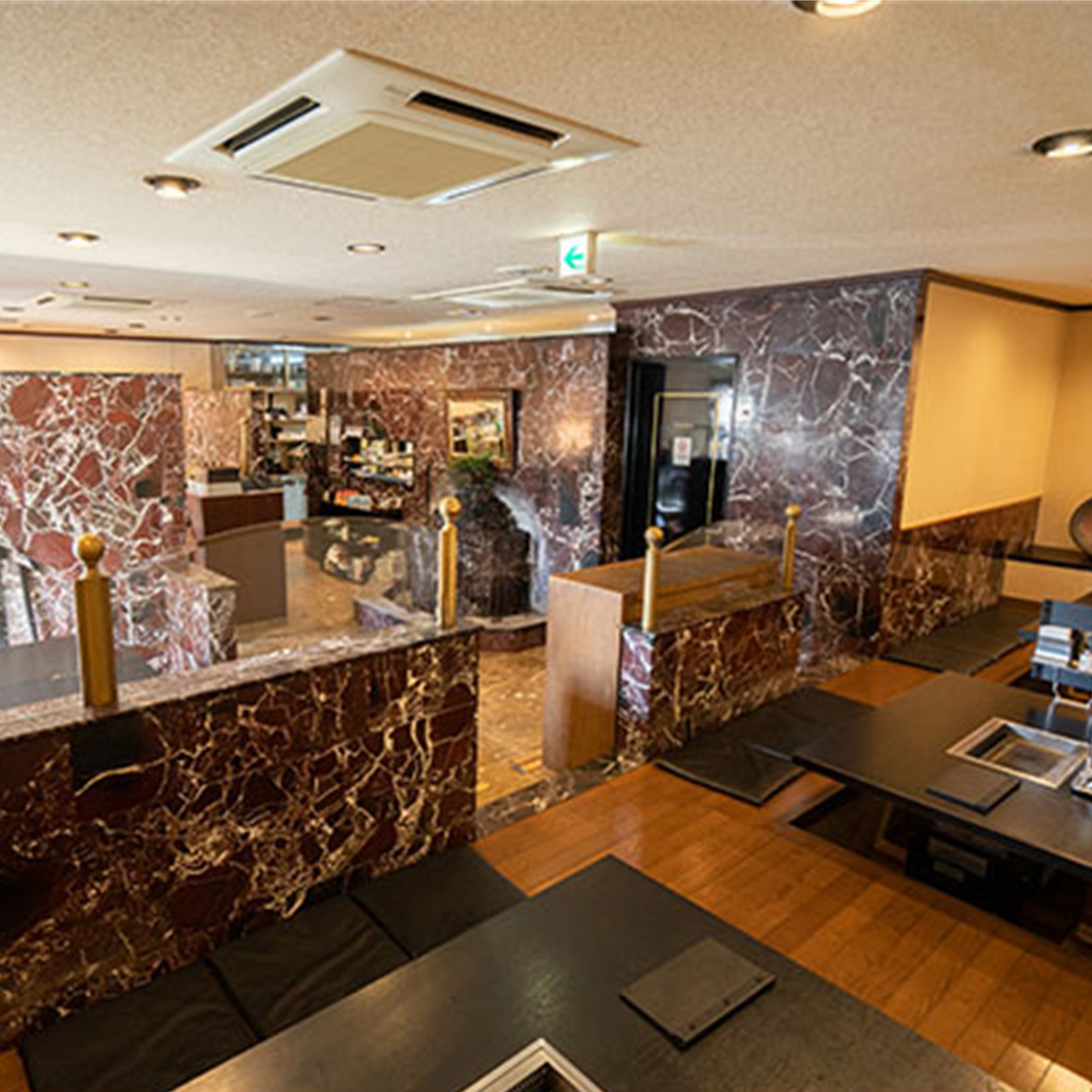 ゆったりと座れて宴会に最適な座敷のお席も完備★