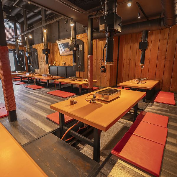 JR桃谷駅から徒歩6分、寺田町駅からは徒歩7分と好立地◎普段のお食事から、ご家族での団らん、会社のご宴会などの集まりまで、いつでも気軽に立ち寄れるアットホームな雰囲気が魅力です♪オシャレな赤レンガの一軒家で、但馬牛の絶品焼肉とこだわりの自家製ダレをご堪能ください。