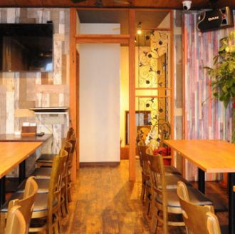 貸切のご利用も大歓迎！仲間との飲み会や会社の宴会に最適な空間をご用意しています。カラオケも完備しており、盛り上がること間違いなし！