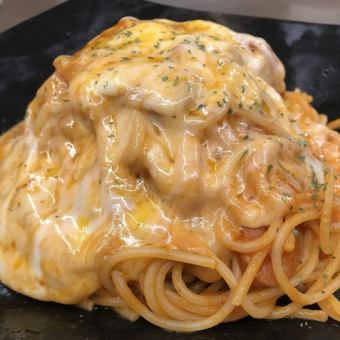 Mozzarella cheese and sausage tomato sauce pasta