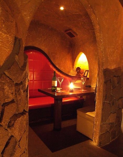 The cave private room is very popular with couples! Enjoy your private time without worrying about the surroundings.Please refrain from coming to the store if you make fun of the lighting.