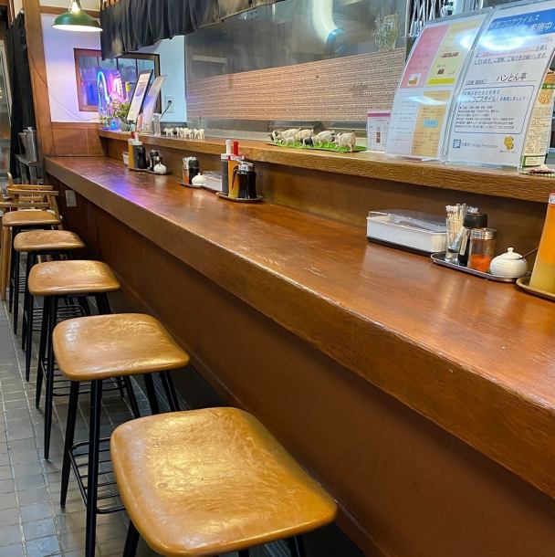 [Open counter with a live feeling] Our store has 6 seats in a spacious single plate counter ◎ You can use it without hesitation even by one person ♪ We look forward to your visit.