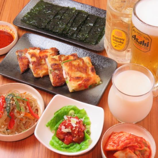 人気の定食を夜も！お酒との相性抜群の”うま辛”メニュー多数！