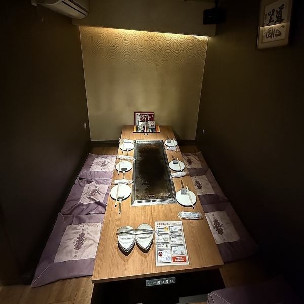 ≪様々なシーンに≫5～8名様で使える個室は1部屋。掘りごたつ調でゆったりとくつろいでお過ごしいただけます。お誕生日、記念日など落ち着いた雰囲気が特別な一日にも最適です。貸切は22～23名目安に承ります。お気軽に事前にお問い合わせください。