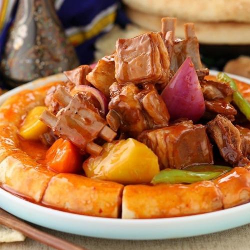 ナン掴むラム肉