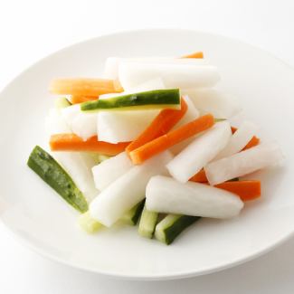 Vegetable sweetened with vinegar / kimchi