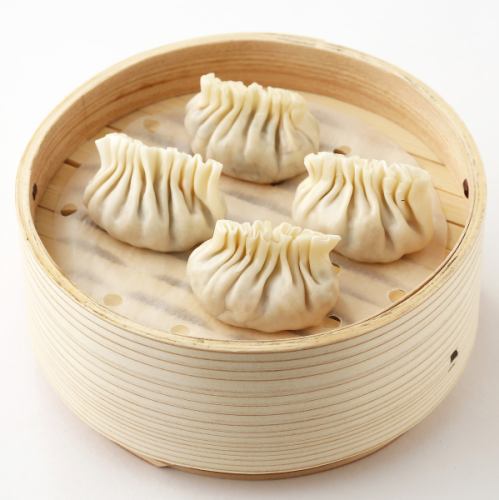 Shumai / shark fin steamed dumplings with shark fin