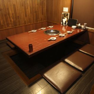 The tatami mat seats are private rooms.