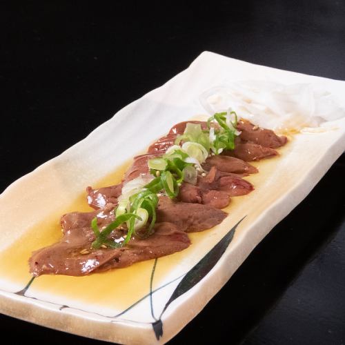 朝獲れ四万十鶏生レバー刺し