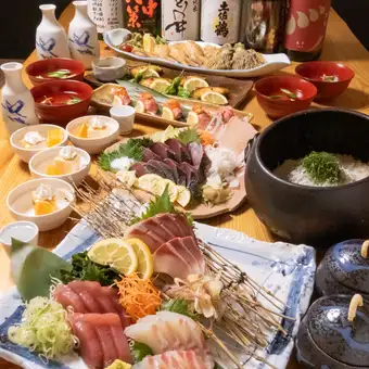 黒毛和牛肉寿司雲丹いくらのせ/刺身3種盛/鰹塩タタキなど全9品！2H飲み放題付き5500円コース