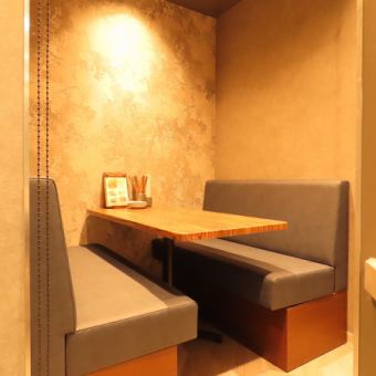プライベートに楽しめる半個室席もございます！ご予約はお早めに♪