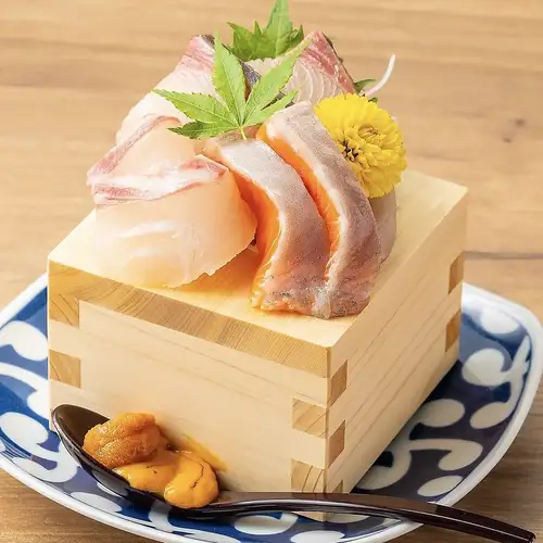 Assortment of 3 types of masu-style sushi
