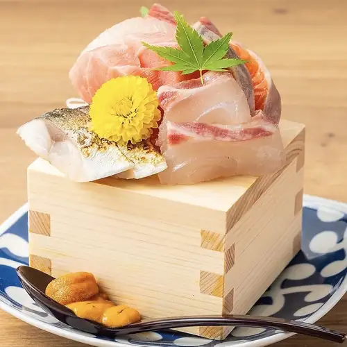 Assortment of 5 types of masu-style sushi
