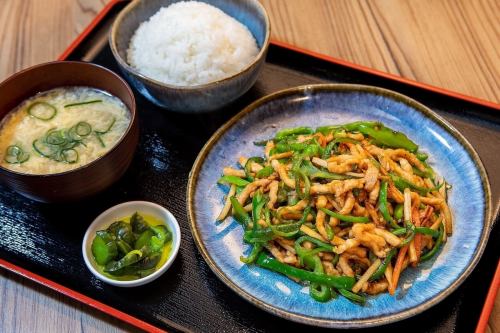尽享口感酥脆、色泽鲜艳的正宗中国美食！
