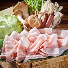 純血あぐー3種食べ比べしゃぶしゃぶコース7000円(税別)