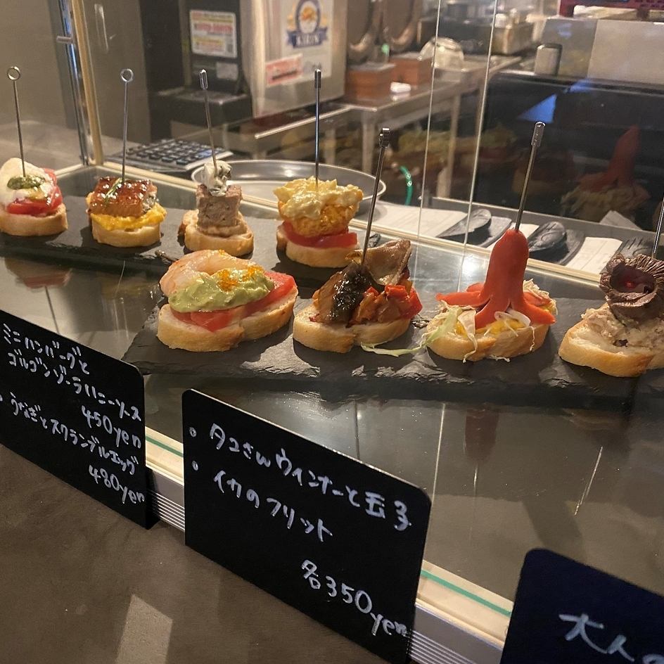 小皿でお料理をお持ちします♪取り分け不要でゆったりお食事◎