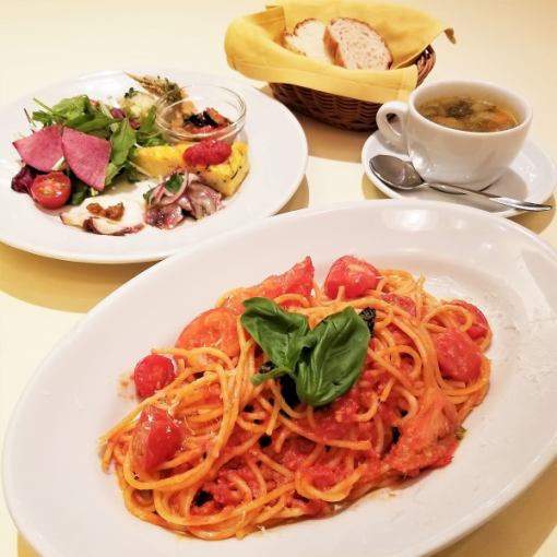 【土日限定】選べて嬉しいボリューム満点4品!ヴォメロランチ