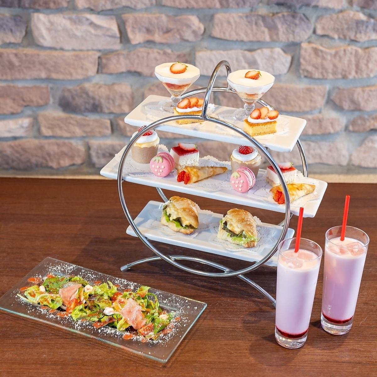 季節を楽しむ月替わりアフタヌーンティーが大人気