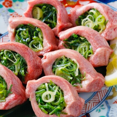 Thickly sliced green onion wrapped tongue