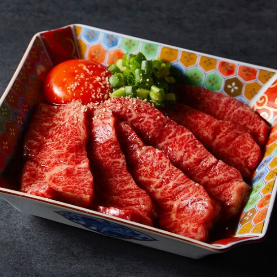 [Excellent compatibility with alcohol ◎] "Phantom raw skirt steak" made with fresh, high-quality rare parts / 1,628 yen (tax included)