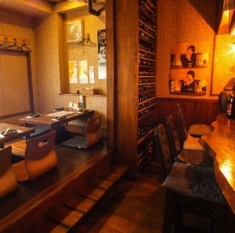 【2nd Floor】 The counter seat on the 2nd floor is perfect for adult dating with a hideout atmosphere.
