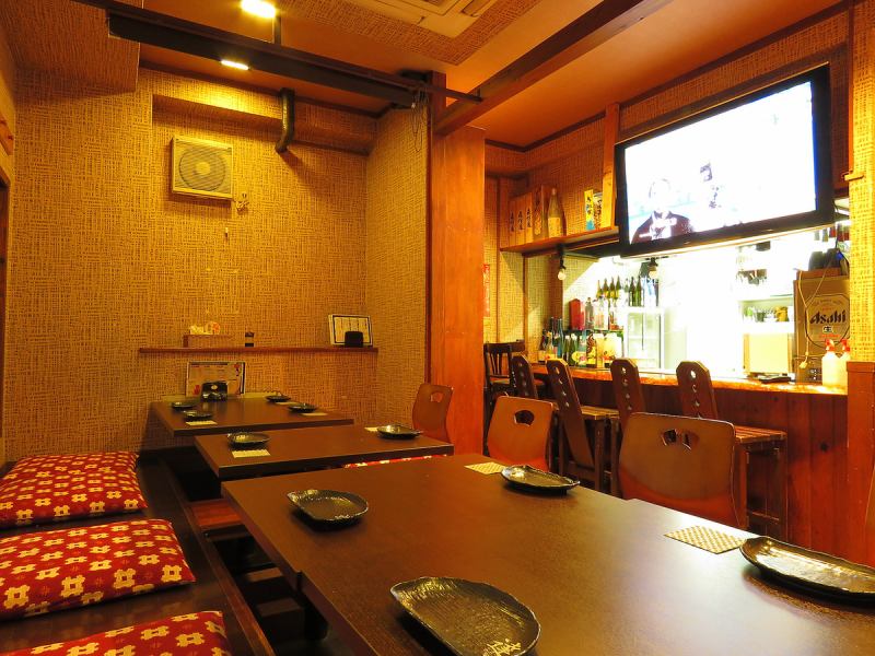 [Introducing the private rooms on the second floor] On the second floor, we have private rooms with sunken kotatsu tables that can accommodate up to 20 people! Come and relax and enjoy a girls' night out! Please feel free to contact us.
