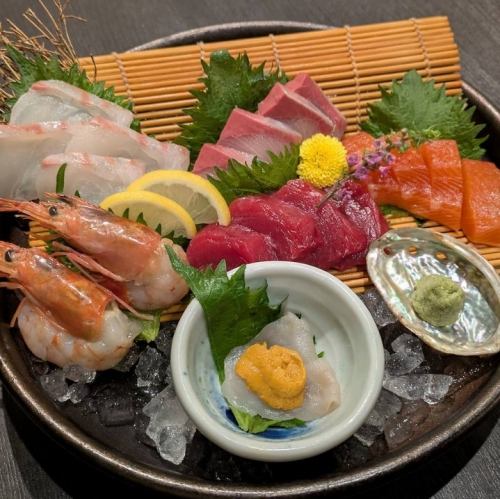 【本気の造り盛り】潮の香りと、極上の弾力。職人が目利きした「今、一番旨い旬魚」を贅沢な一皿で。