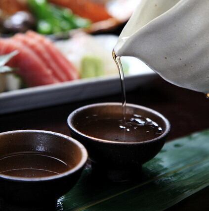 店長が厳選した日本酒・焼酎など、酒好きも唸るこだわりラインナップ