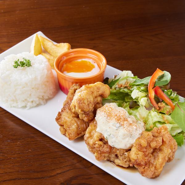 [A wide variety of menus for adults are also available] “Chicken Nanban Plate Lunch” 1,590 yen (tax included)