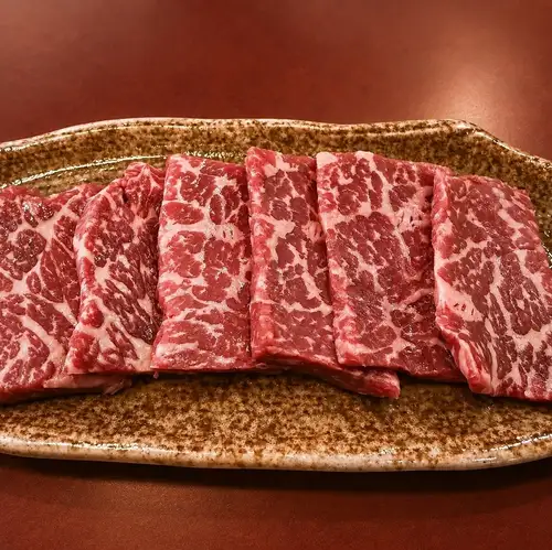 贅沢な赤身の食感と風味を
