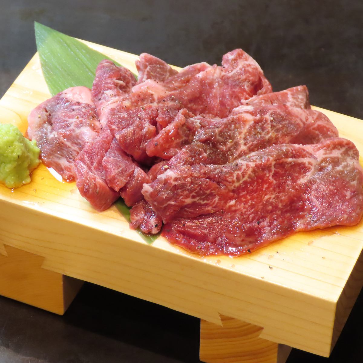 鉄板焼きのお肉はもちろん、一品料理も充実してるんです！！