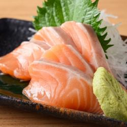 サーモンの刺身