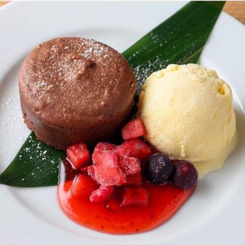 퐁당 초콜릿 바닐라 아이스와 함께