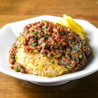 Fried rice topped with Taiwanese minced meat