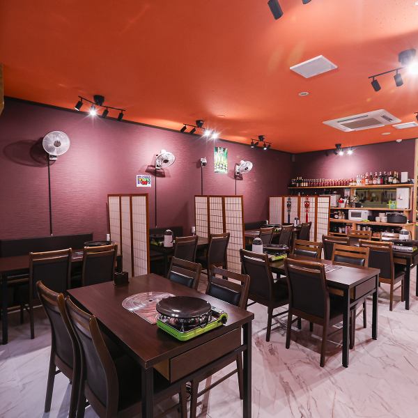 おしゃれで広々とした店内は、女子会からお友達、はもちろん恋人、家族など色んな方との集まりにピッタリ♪　本場の韓国料理を思う存分三味亭でお楽しみください！
