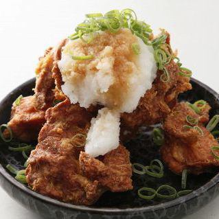 鶏の唐揚げ（プレーン・ガーリックマヨ・おろしポン酢・辛辛揚げ）