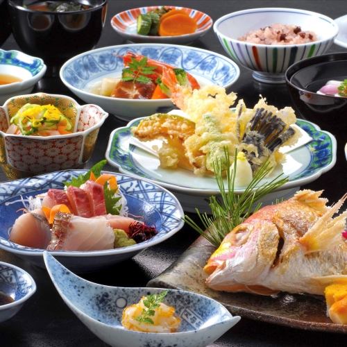 <October/November> Private room guaranteed for 2 hours x 130 dishes including sashimi and yakitori [All-you-can-eat and drink course] with draft beer