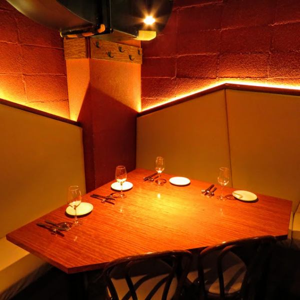 【Table】 Delicious food & alcohol & atmosphere are commonplace ♪ Do not you find a real hideout?