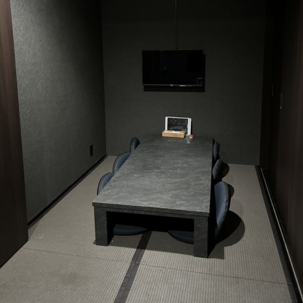 [Raised tatami room seating] The tatami room seating can accommodate up to 12 people and is the perfect space for reservations for medium-sized groups or banquets.These seats are also very popular as they are child and elderly friendly.