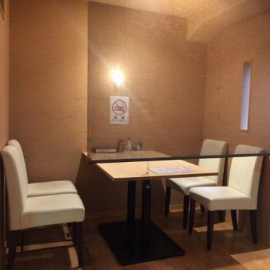 [Semi-private room] A safe semi-private room that can be used by 2 to 4 people! Maintain a social distance from other customers and enjoy the calm atmosphere.Enjoy your meal without worrying about your surroundings!