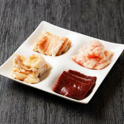 牛ホルモン全部盛り合わせ