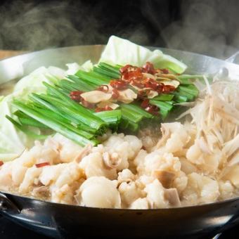 [All-you-can-eat 4 types of hot pot] Free-range chicken mizutaki, mentaiko offal hotpot, beef sukiyaki [9 dishes] 4,950 yen ⇒ 3,850 yen