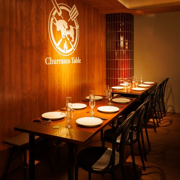 ◆ 멋진 한 때에, 멋진 시간을 보내실 수 있도록, 스탭 일동, 마음을 담아 환대합니다.VIP감 넘치는 공간이나 유명 디자이너가 저희 가게 전문적으로 설계한 유일무이한 공간에서 슈라스코 뷔페를 만끽해 주세요.