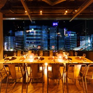 The best seats for dinner and drinking parties while watching the night view.