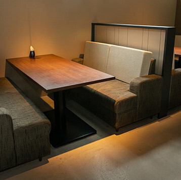 ゆったり寛げるお洒落店内